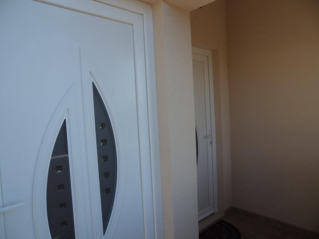 Apartment Nevena เบทินา ภายนอก รูปภาพ