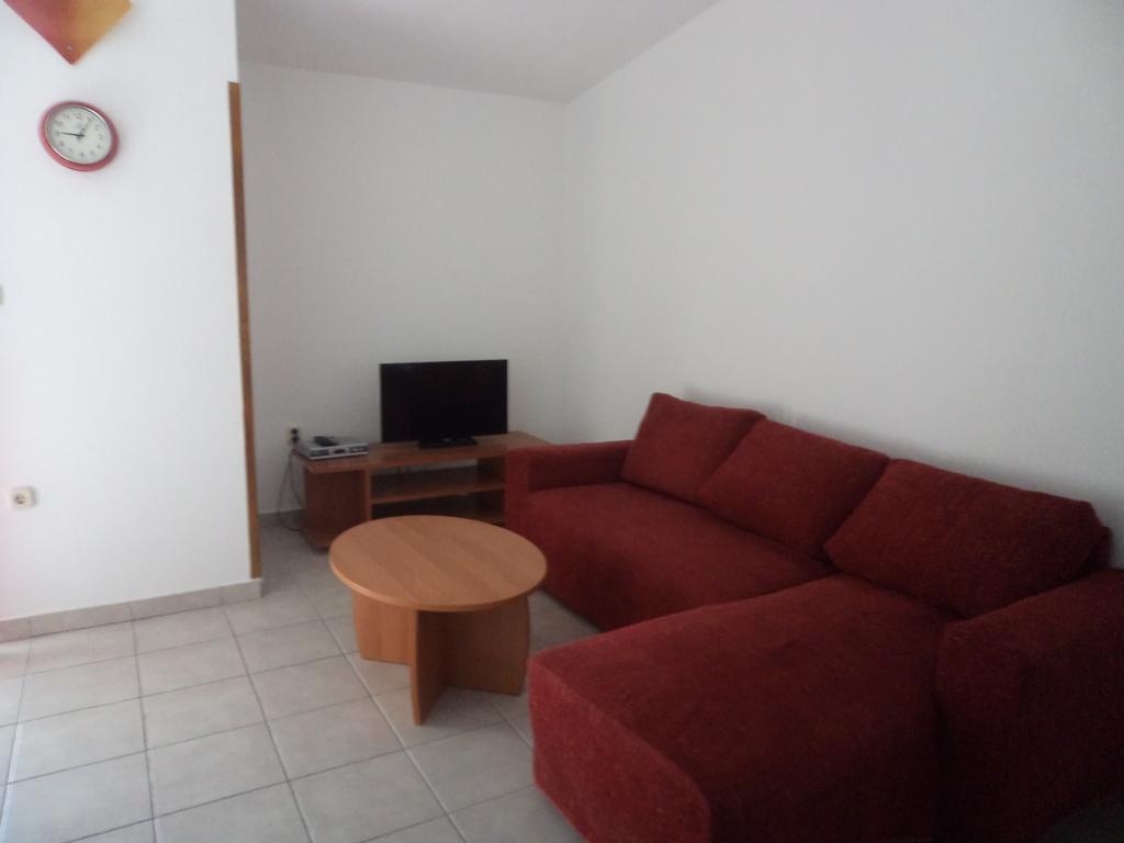 Apartment Nevena เบทินา ภายนอก รูปภาพ